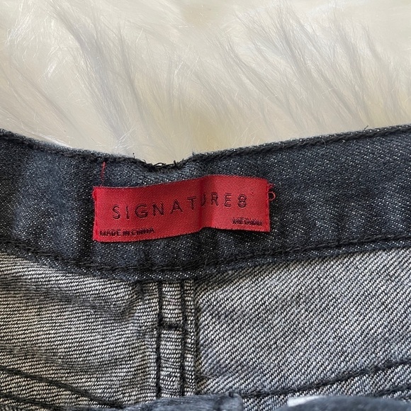 ✨ Signature8 Denim Distressed Dark Wash Raw Hem Highwaist 100% Cotton Size M - Picture 4 of 5